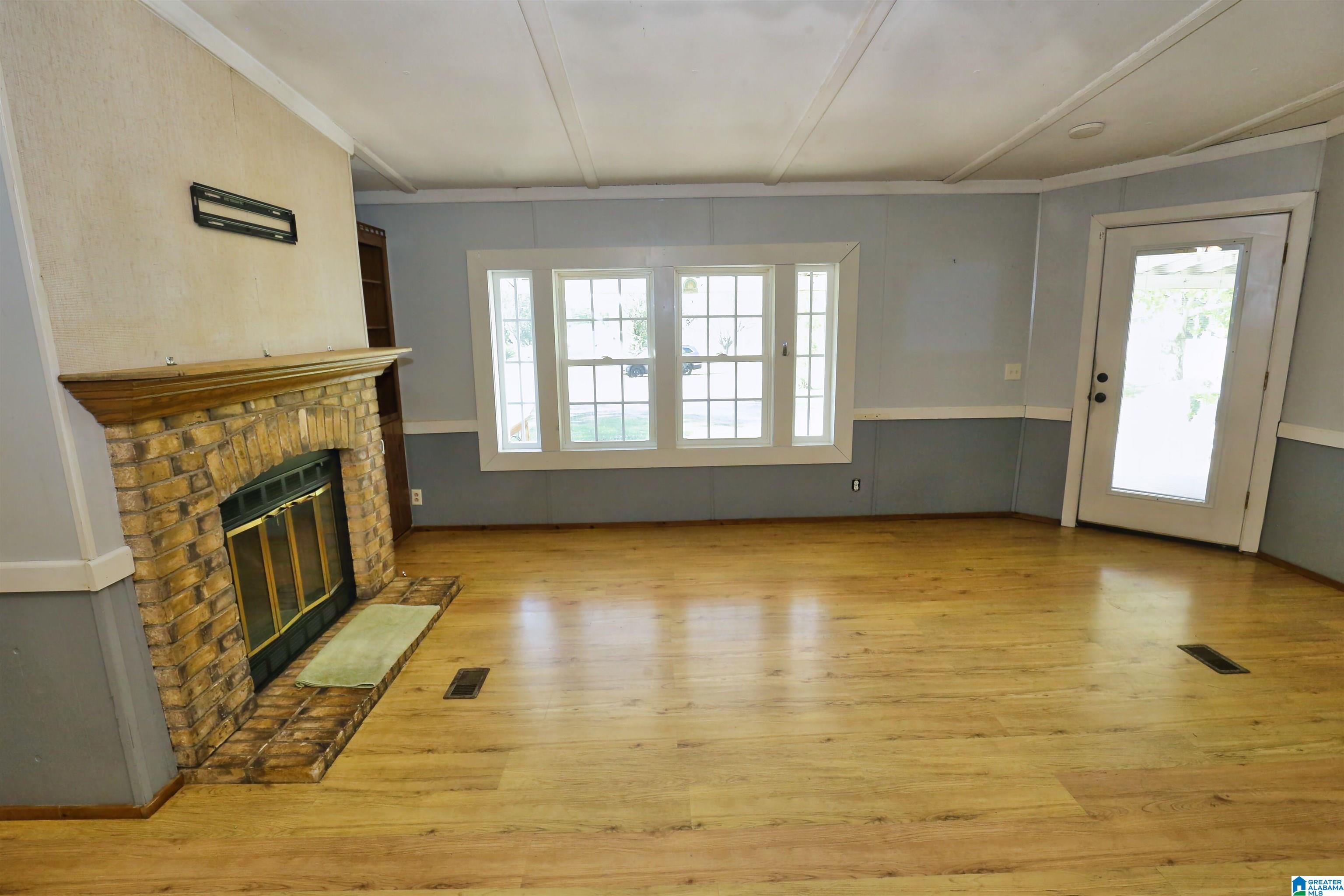 1045 Whites Gap Road Southeast Jacksonville, AL 36265 - Photo 7 of 23