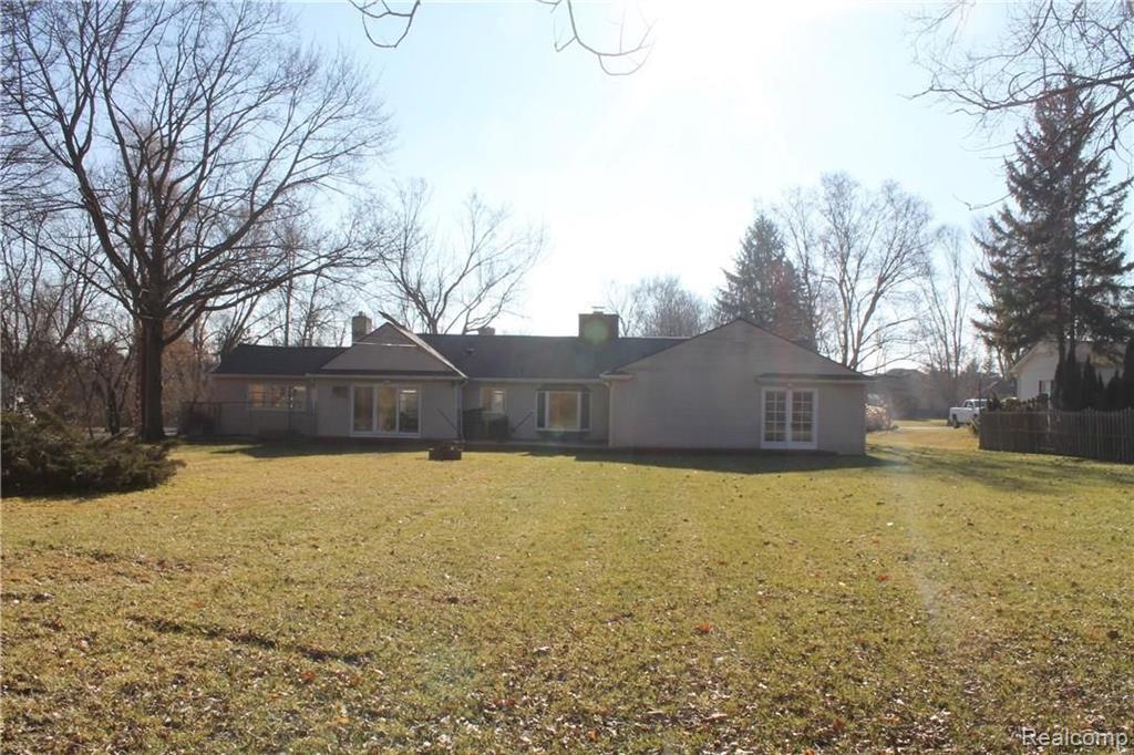29204 Utley Road Farmington Hills, MI 48334 - Photo 48 of 52