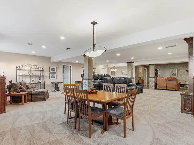 $1,250,000 | 2363 Fawn Lake Circle, Naperville, IL 60564