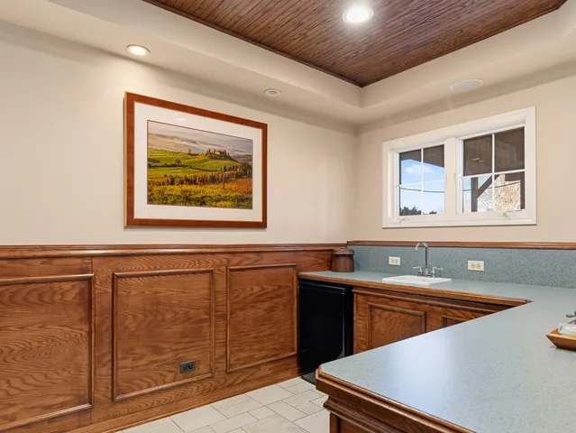 $1,250,000 | 2363 Fawn Lake Circle, Naperville, IL 60564