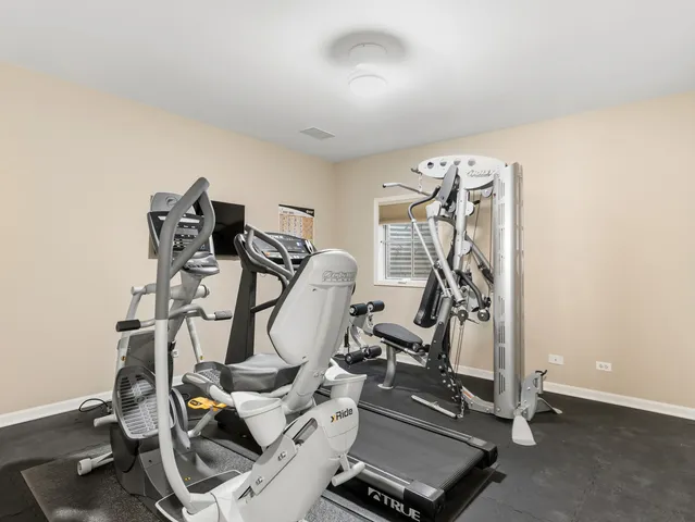 $1,250,000 | 2363 Fawn Lake Circle, Naperville, IL 60564