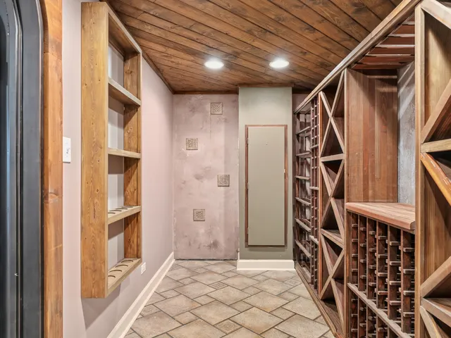 $1,250,000 | 2363 Fawn Lake Circle, Naperville, IL 60564