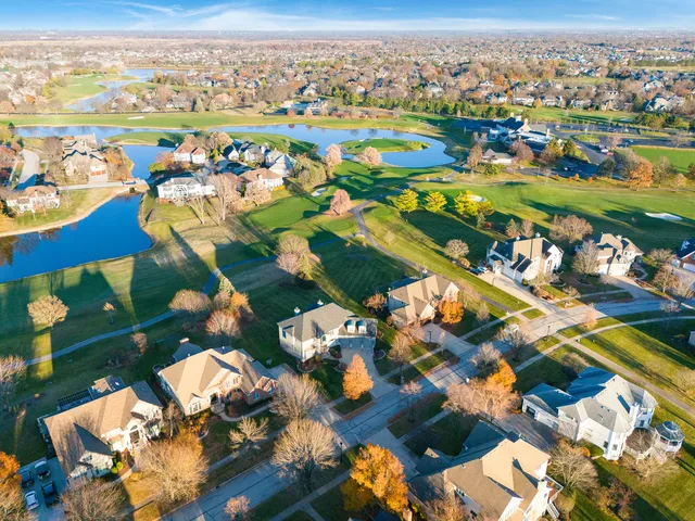 $1,250,000 | 2363 Fawn Lake Circle, Naperville, IL 60564