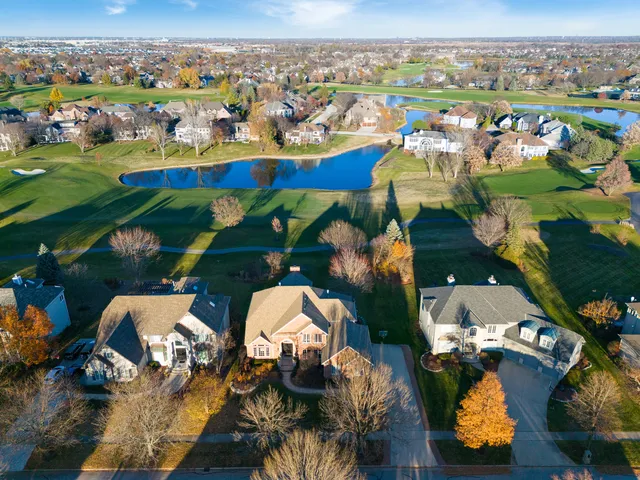 $1,250,000 | 2363 Fawn Lake Circle, Naperville, IL 60564