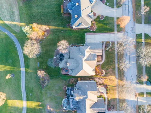 $1,250,000 | 2363 Fawn Lake Circle, Naperville, IL 60564