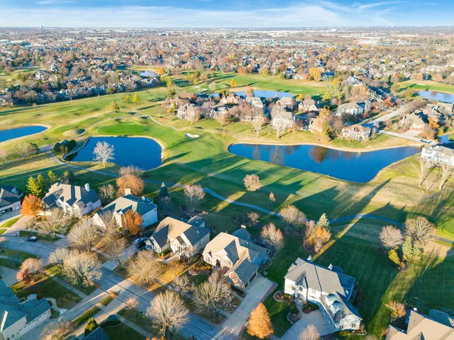 $1,250,000 | 2363 Fawn Lake Circle, Naperville, IL 60564