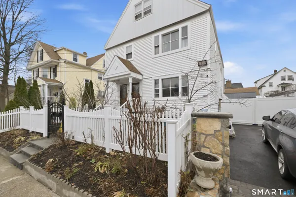 $2,200 | 972 Capitol Avenue, Unit 1, Bridgeport, CT 06606