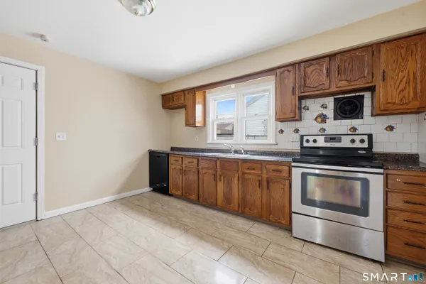 $2,200 | 972 Capitol Avenue, Unit 1, Bridgeport, CT 06606