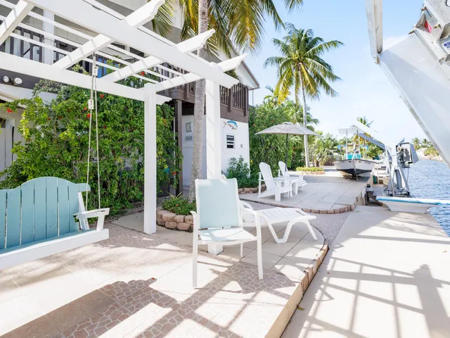 $999,000 | 29559 Ranger Avenue, Big Pine Key, FL 33043