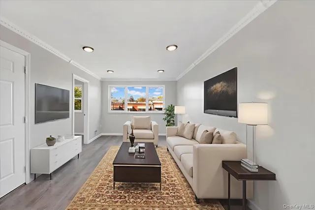 $3,596 | 437 Torry Avenue, Unit 2 | Castle Hill