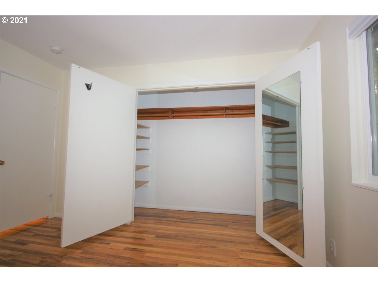 4029 Southwest Altadena Avenue Portland, OR 97239 - Photo 17 of 20 Gallery Image 17