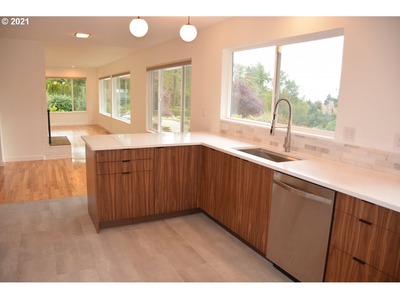 4029 Southwest Altadena Avenue Portland, OR 97239 - Photo 3 of 20 Gallery Image 3