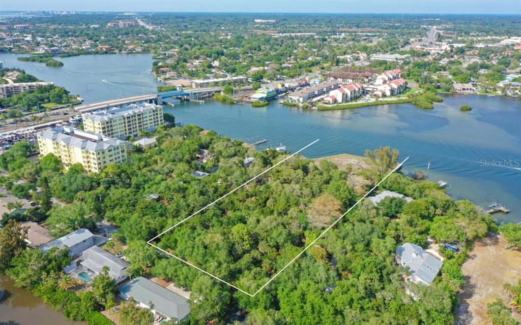 6559 Peacock Road Sarasota, FL 34242 - Photo 3 of 17