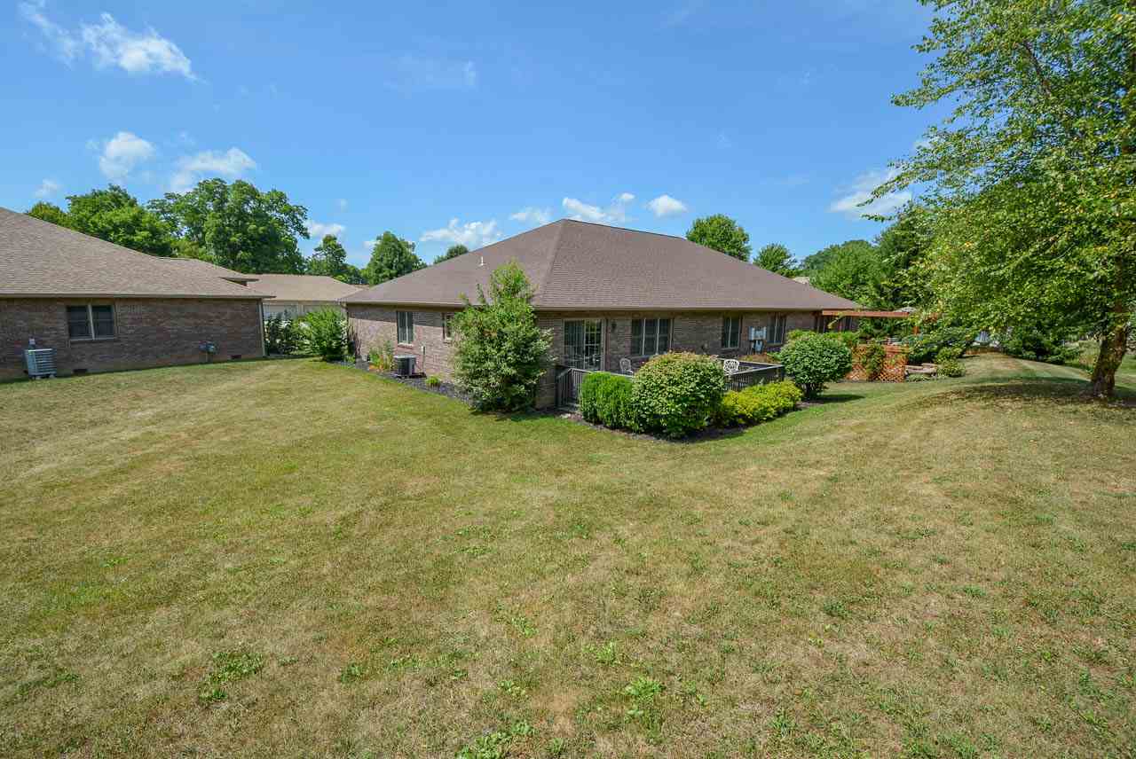 808 Silverwood Road Muncie, IN 47304 - Photo 3 of 32