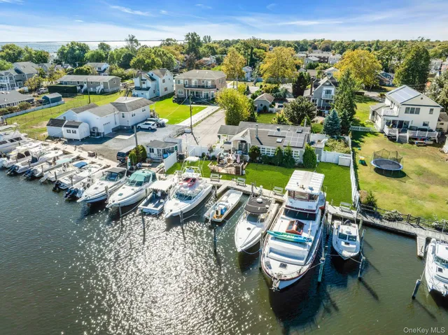 $839,000 | 97 Ocean Avenue, Bay Shore, NY 11706