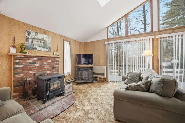 $348,000 | 1 Wentworth Lane, Barnstead, NH 03225