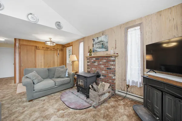 $348,000 | 1 Wentworth Lane, Barnstead, NH 03225