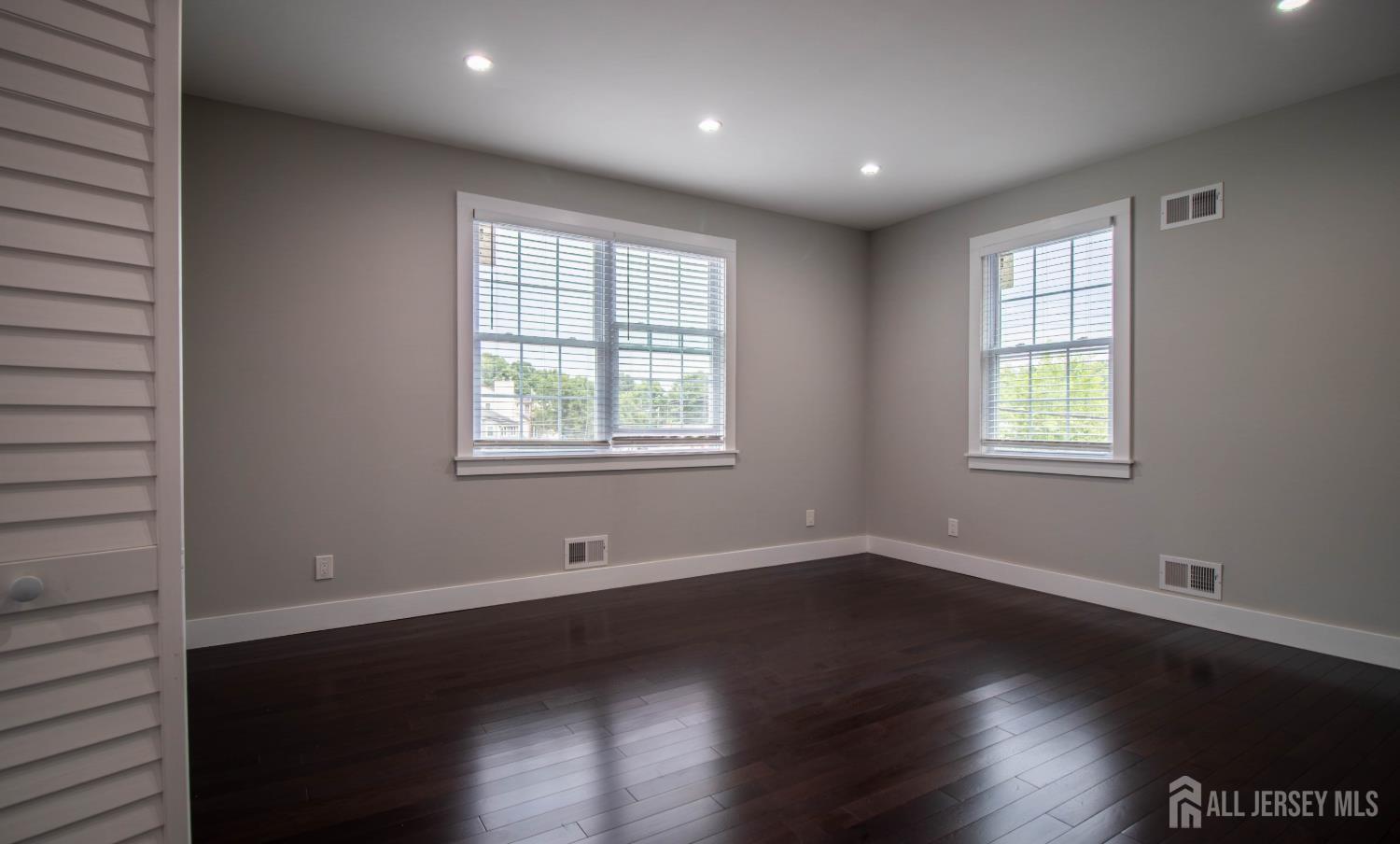 164 Riva Avenue Milltown, NJ 08850 - Photo 10 of 17