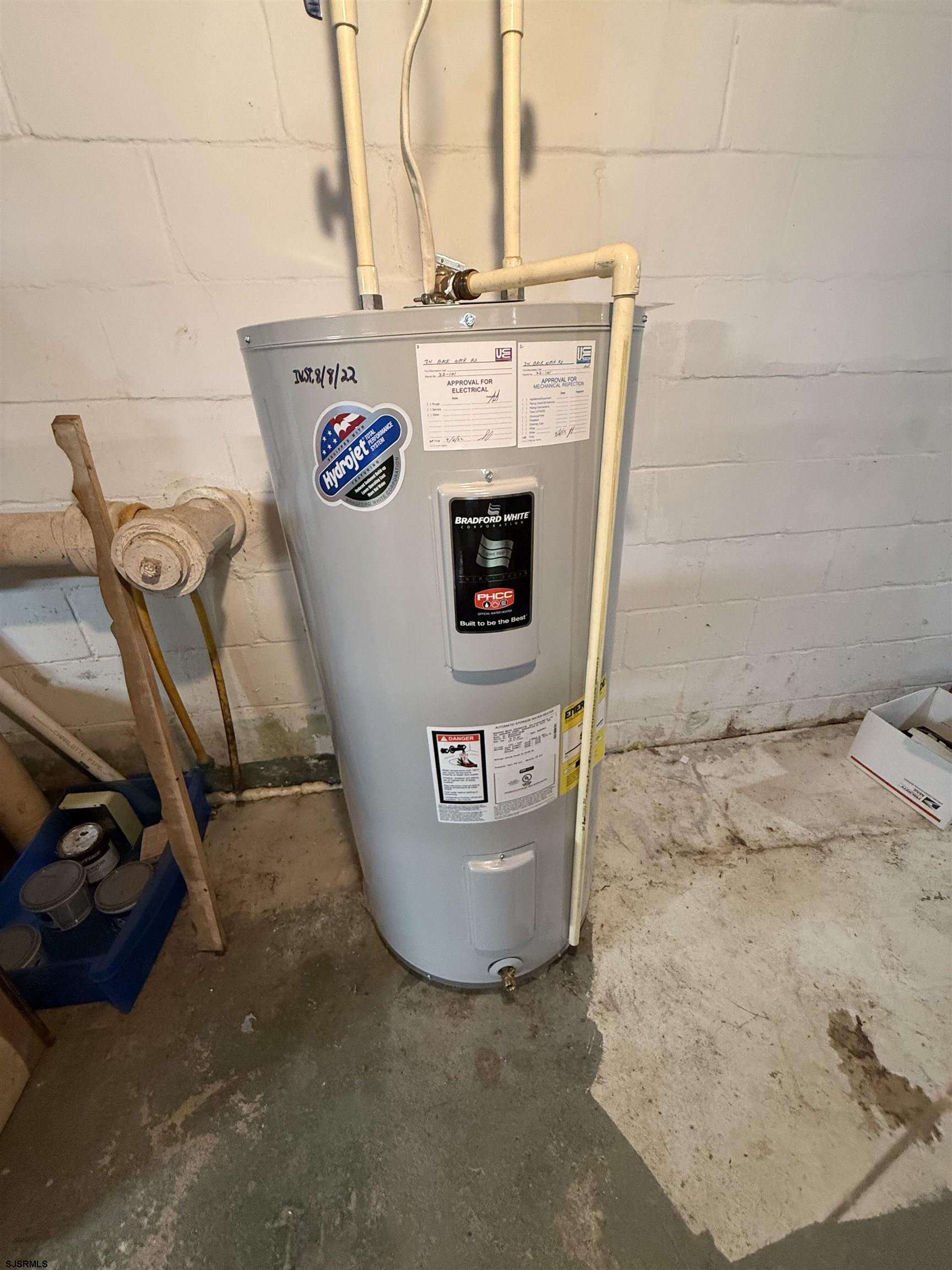 34 Back Neck Road Bridgeton, NJ 08302 - Photo 21 of 38 a utility room with washer and dryer
