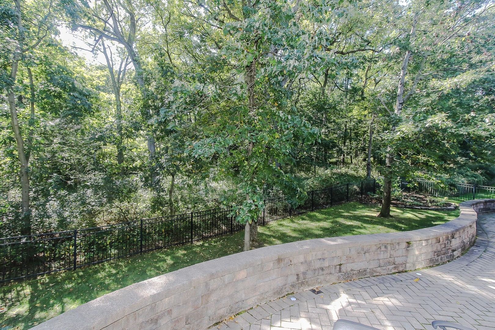 617 West Ruhl Road Palatine, IL 60074 - Photo 45 of 47 a view of a street with a trees