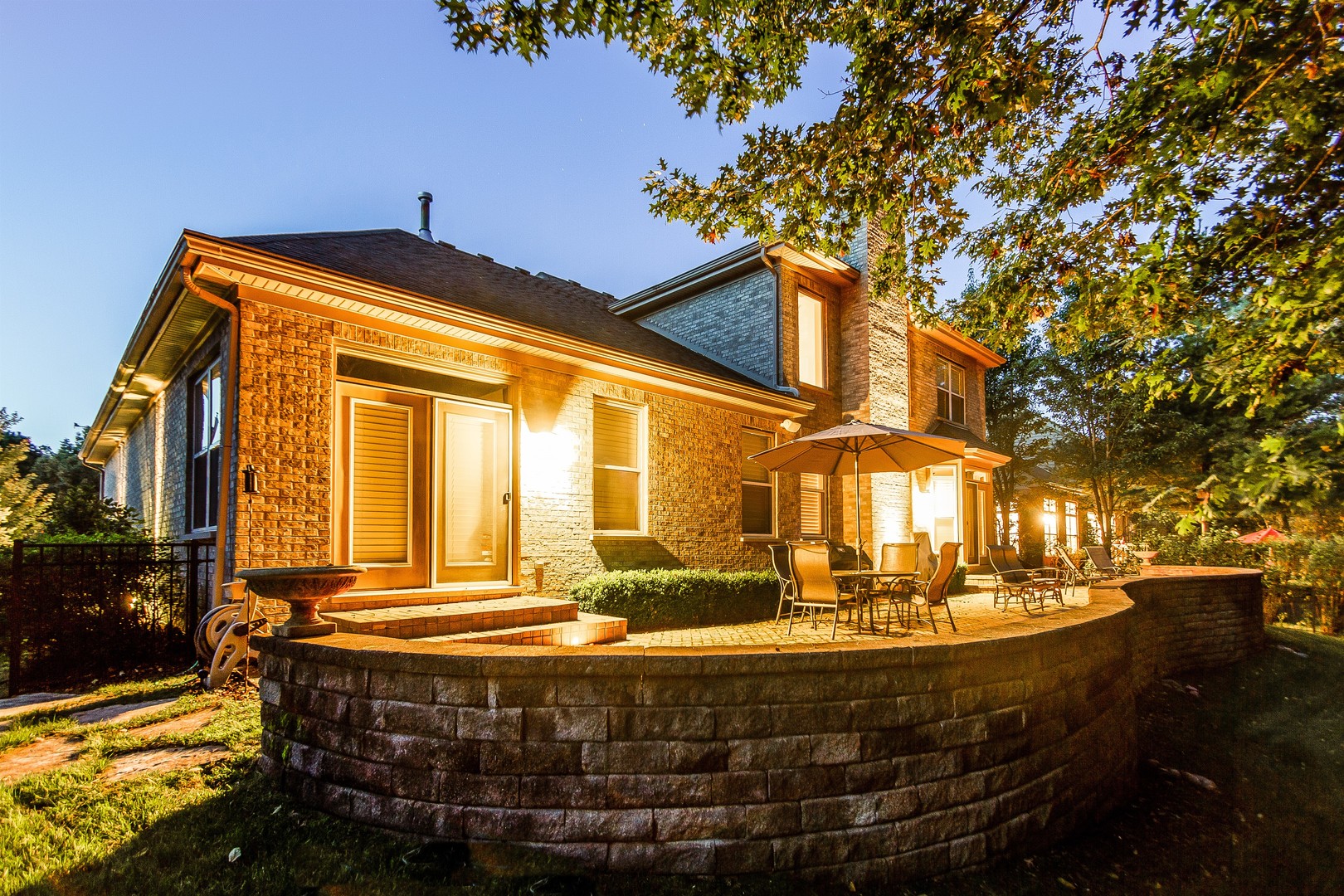617 West Ruhl Road Palatine, IL 60074 - Photo 47 of 47 a view of a building with a fountain