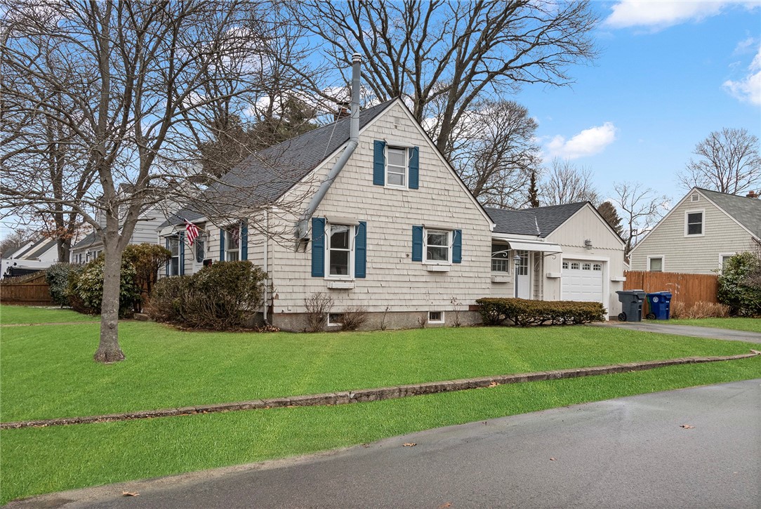 48 Buttonwoods Avenue Warwick, RI 02886 - Photo 3 of 31