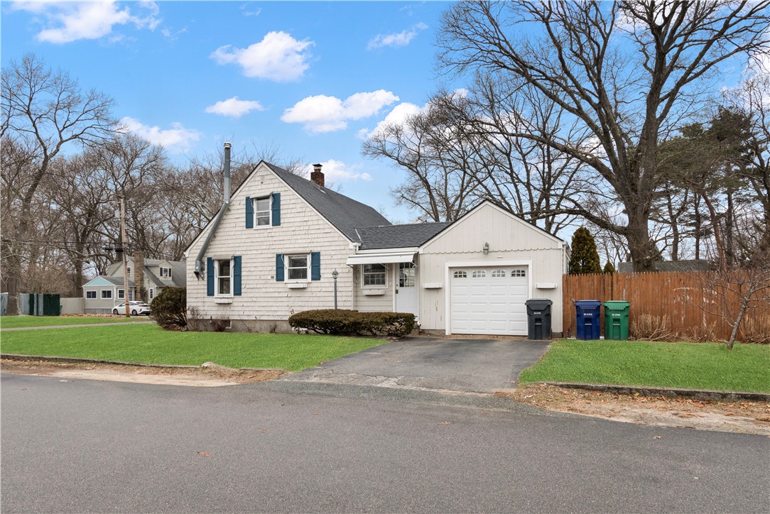 48 Buttonwoods Avenue Warwick, RI 02886 - Photo 4 of 31