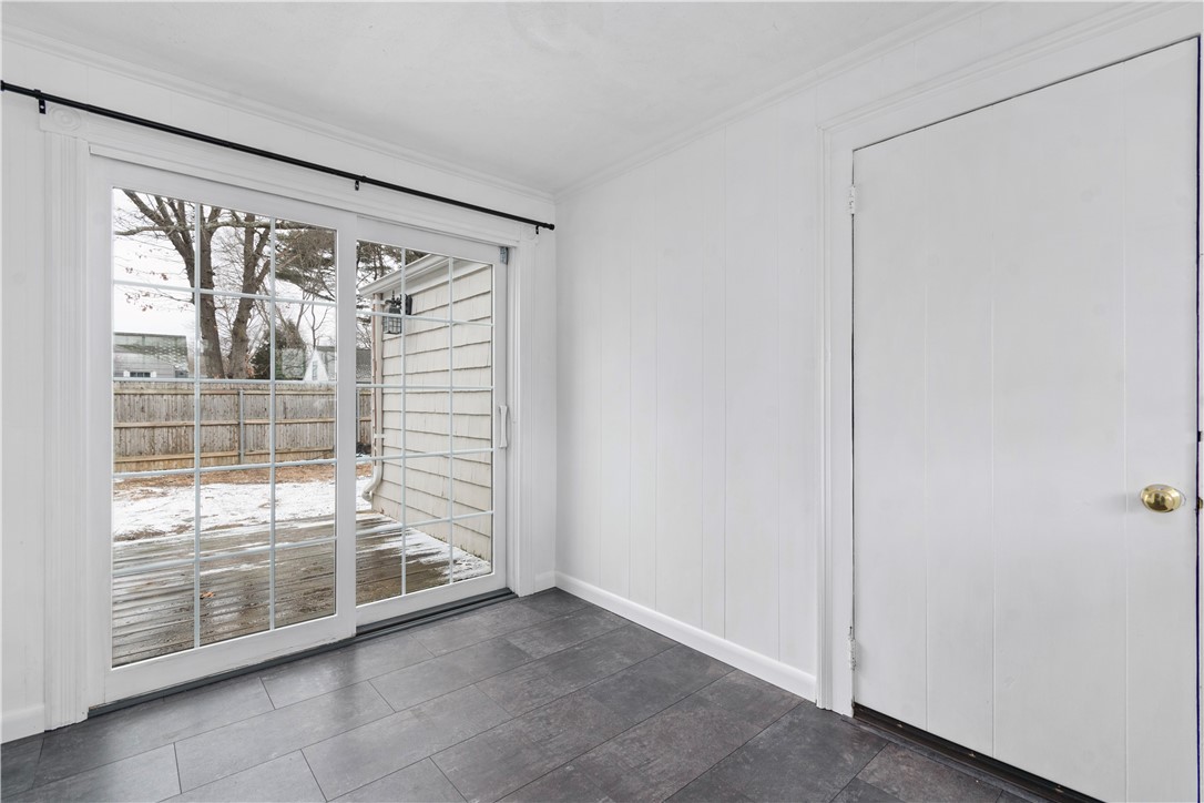 48 Buttonwoods Avenue Warwick, RI 02886 - Photo 5 of 31