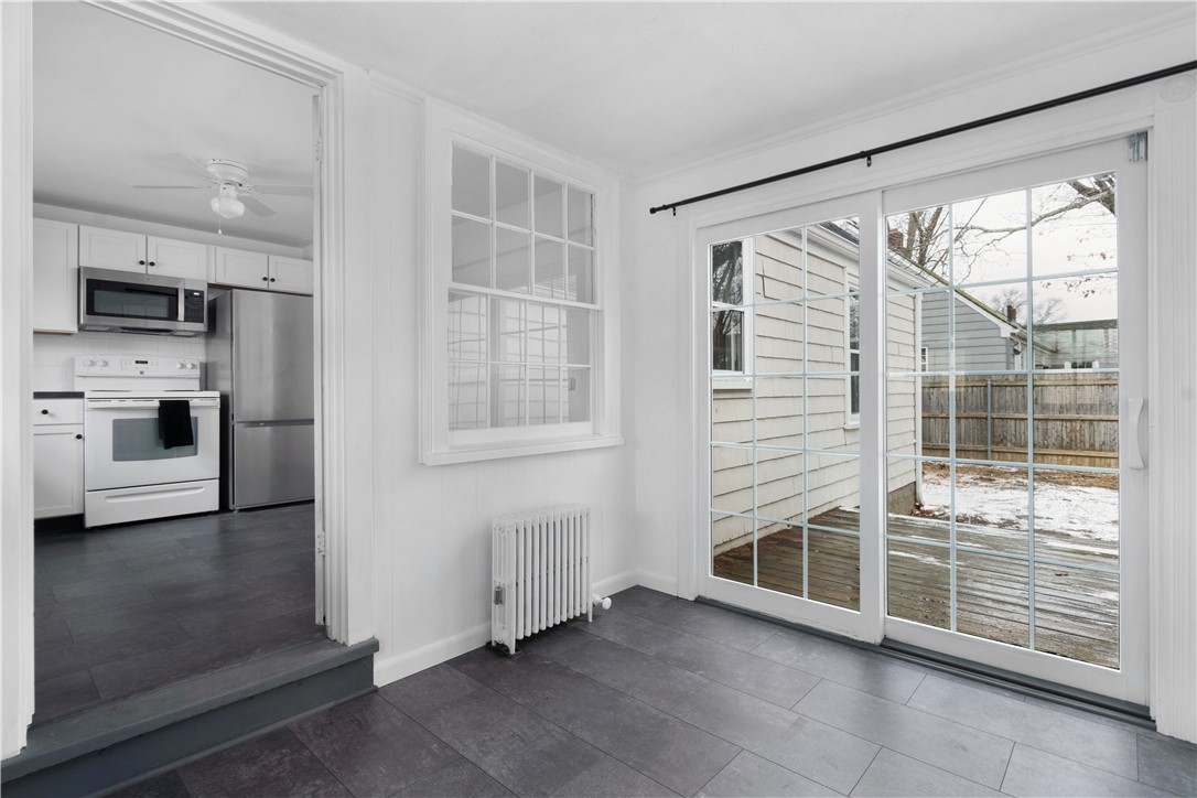 48 Buttonwoods Avenue Warwick, RI 02886 - Photo 6 of 31