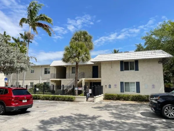 $2,000 | 8601 Southwest 68th Court, Unit 4, Pinecrest, FL 33156