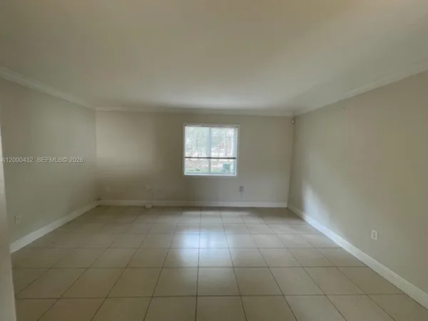 $2,000 | 8601 Southwest 68th Court, Unit 4, Pinecrest, FL 33156