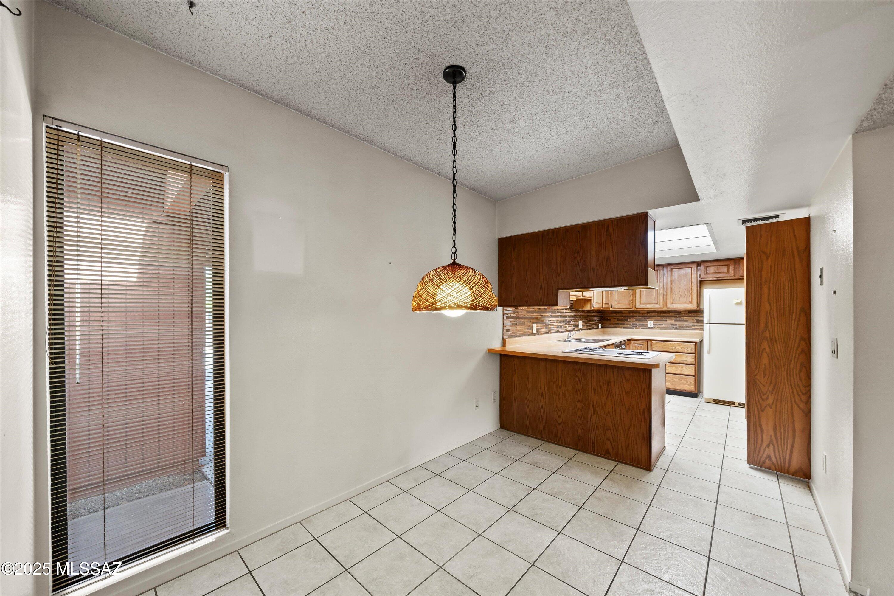 1949 North Swan Road, Unit 32 Tucson, AZ 85712 - Photo 5 of 24 Gallery Image 5