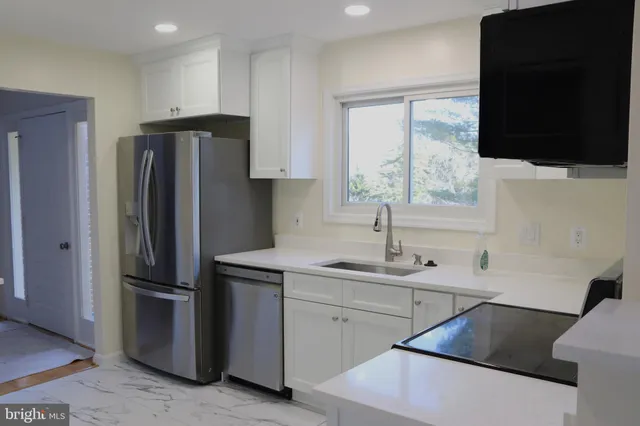 $5,000 | 4507 Highland Green Court, Alexandria, VA 22312