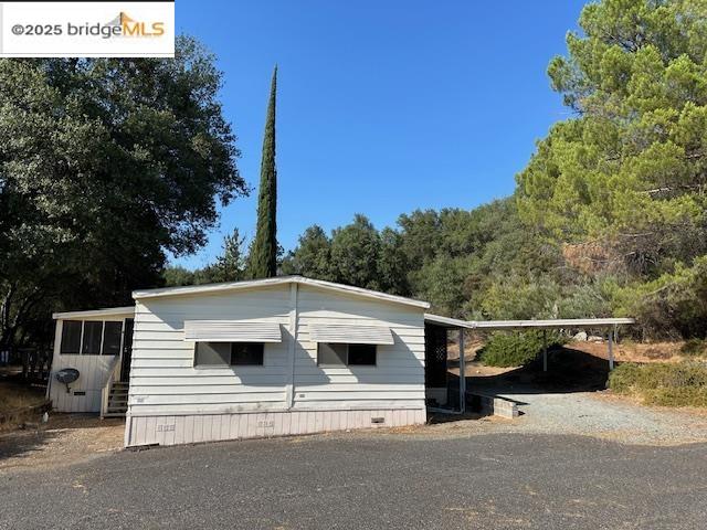 a top view of a house with a yard