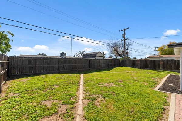 $349,900 | 36 Santa Ana Avenue, Clovis, CA 93612