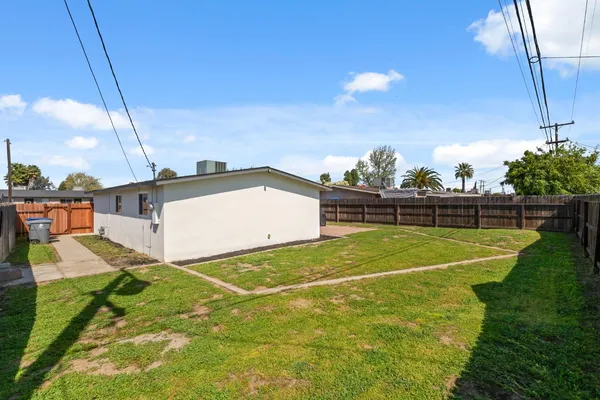 $349,900 | 36 Santa Ana Avenue, Clovis, CA 93612