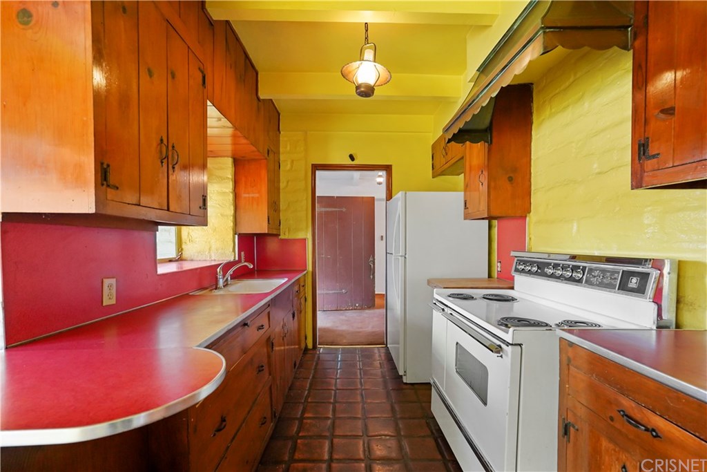 17331 Gresham Street Northridge, CA 91325 - Photo 16 of 43