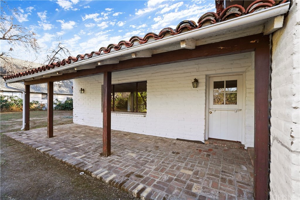 17331 Gresham Street Northridge, CA 91325 - Photo 37 of 43