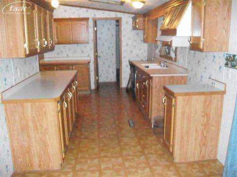 3338 Wentworth Road Flint, MI 48506 - Photo 6 of 16 20144707-5.JPG