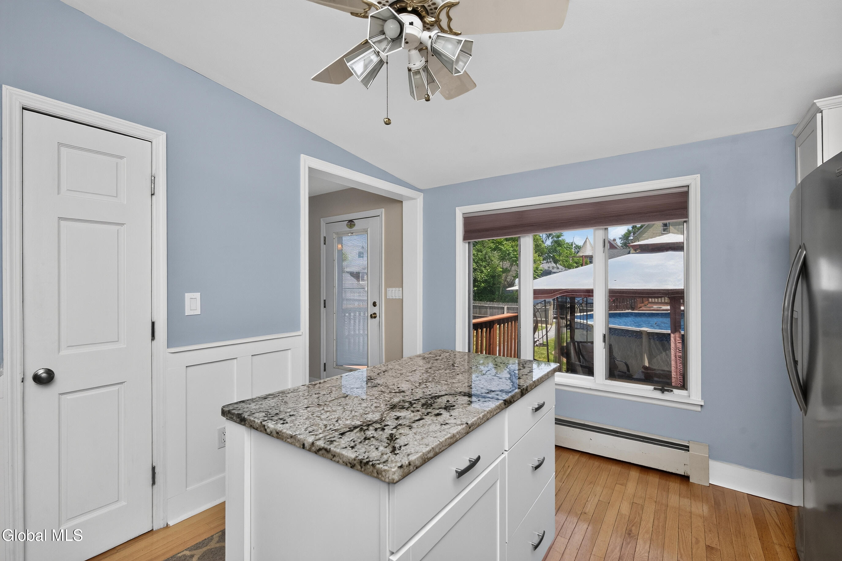 809 Thompson Street Schenectady, NY 12306 - Photo 11 of 37 042-809-Thompson-St-Schenectady-NY-12306
