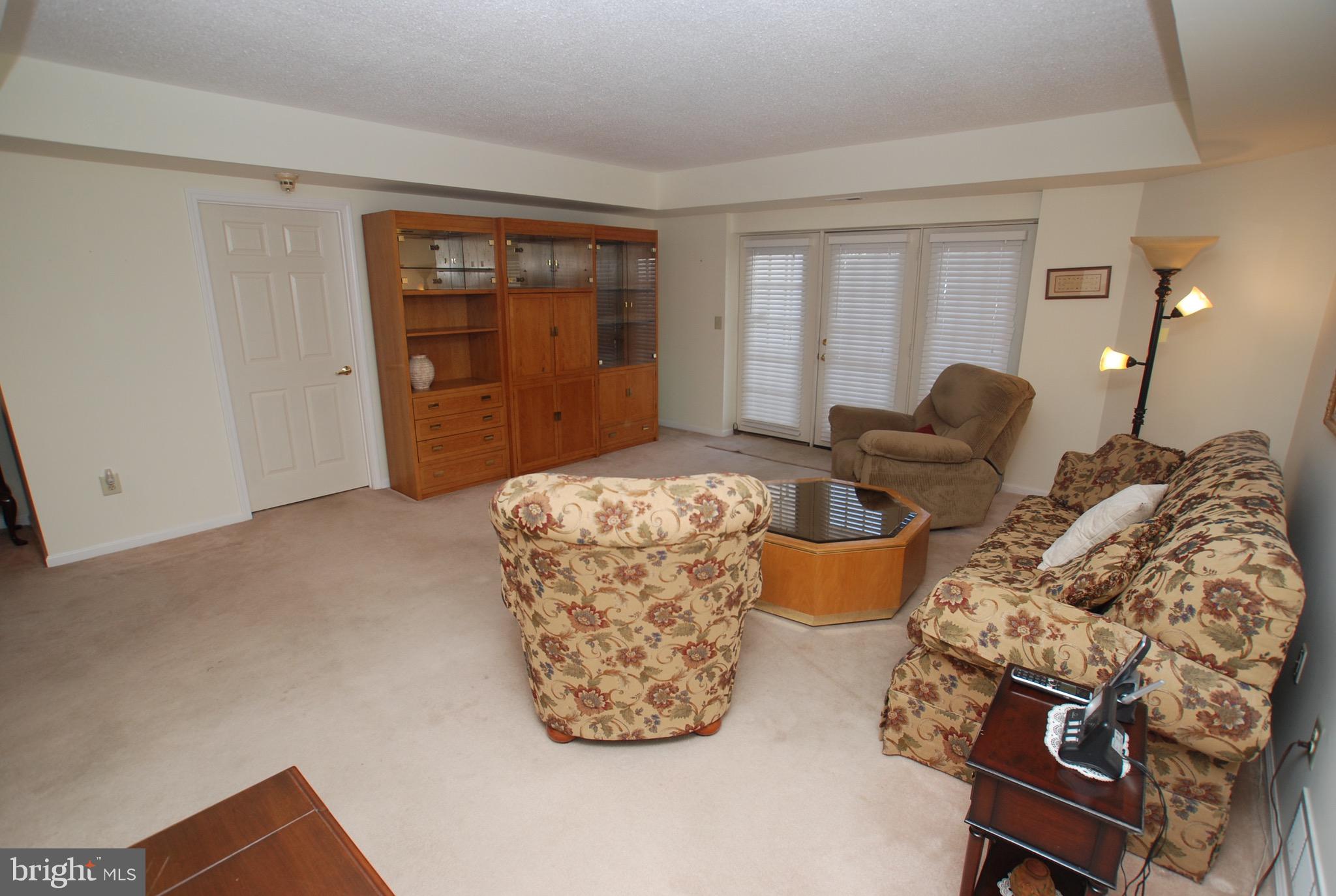 6102 Centennial Station Warminster, PA 18974 - Photo 10 of 36 Large Living Room