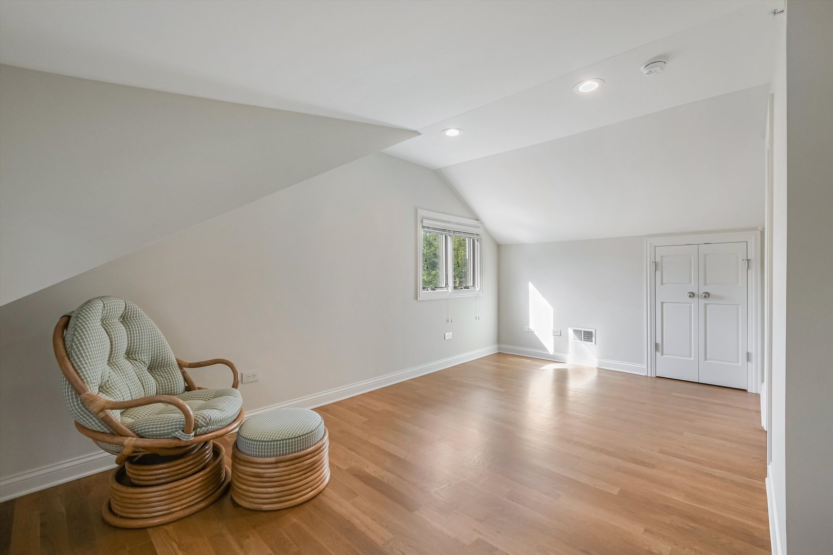 710 North Prospect Avenue Park Ridge, IL 60068 - Photo 30 of 44 Gallery Image 30