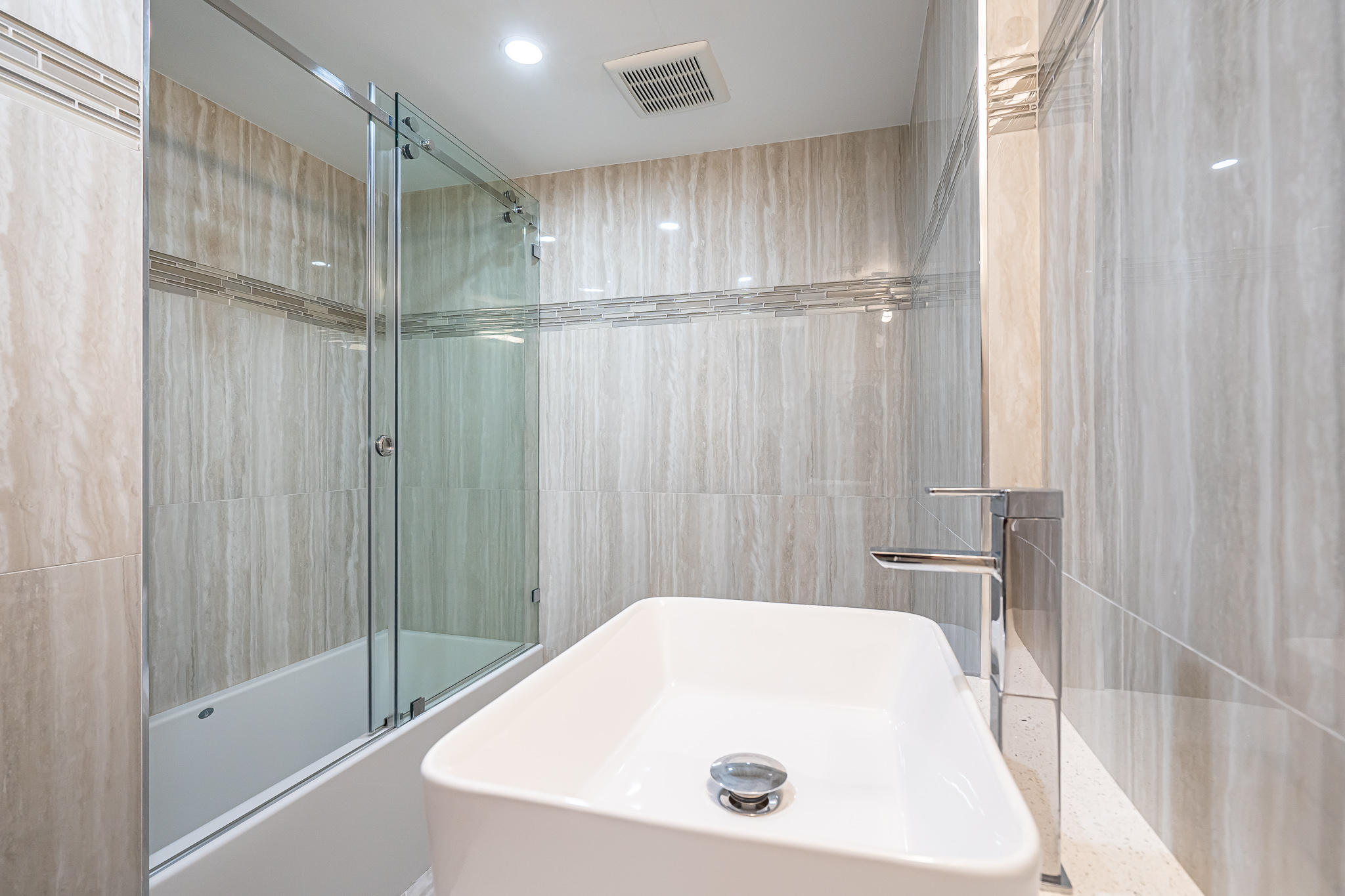 950 Ponce De Leon Road, Unit 511 Boca Raton, FL 33432 - Photo 57 of 77 Guest Bathroom