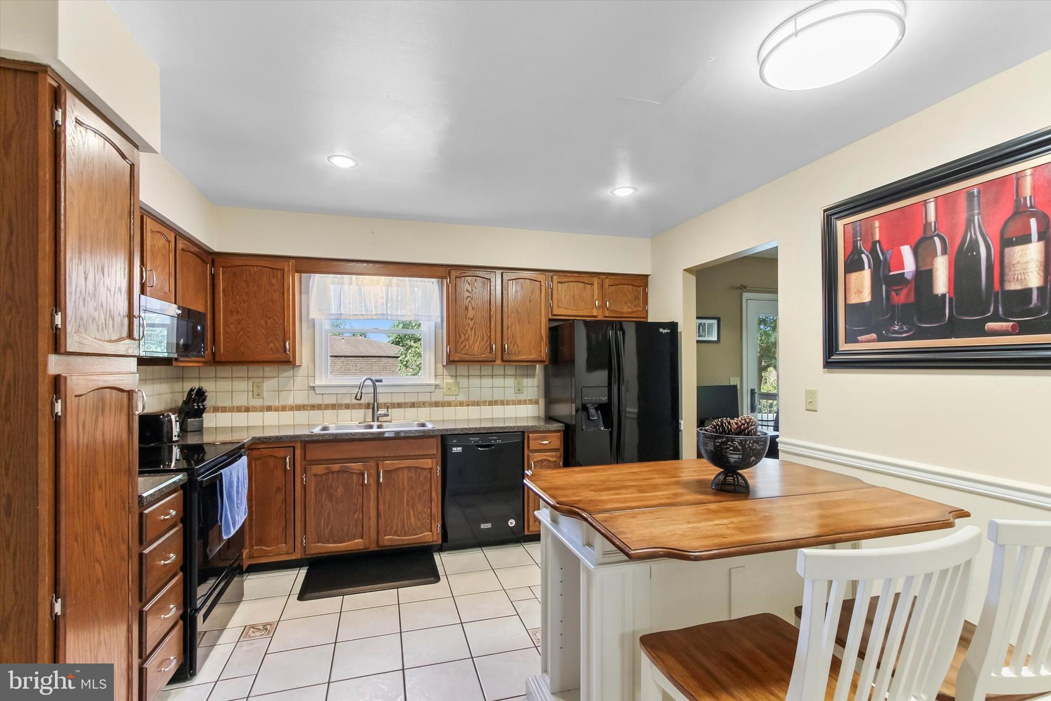 139 Radio Road Elizabethtown, PA 17022 - Photo 4 of 28 Kitchen
