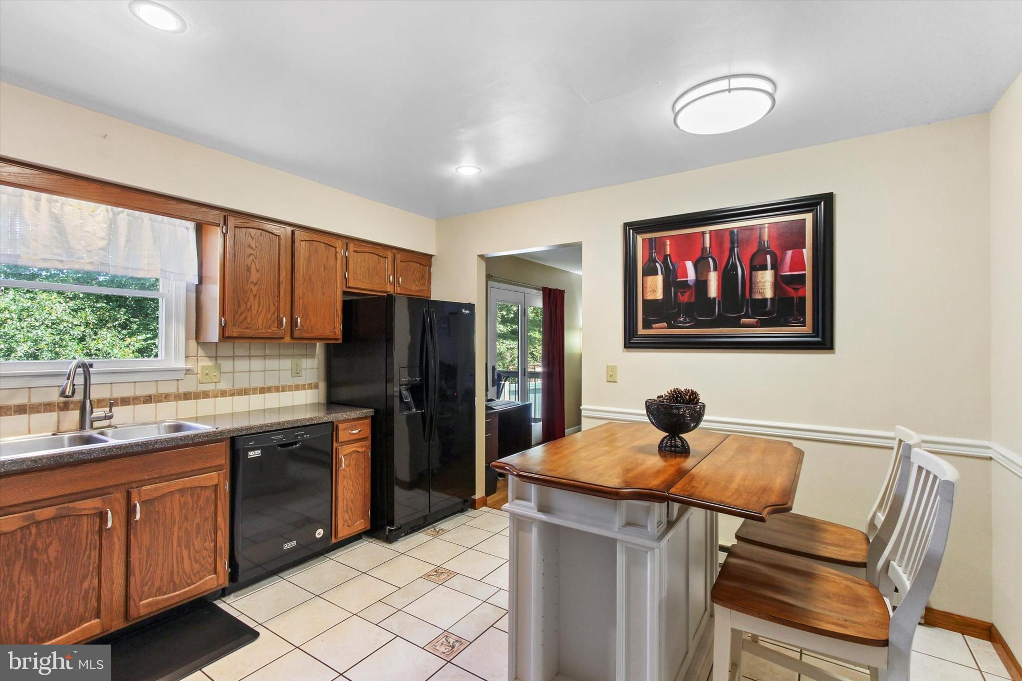 139 Radio Road Elizabethtown, PA 17022 - Photo 5 of 28 Kitchen