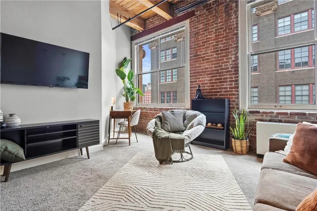 $185,000 | 308 West 8th Street, Unit 407, Kansas City, MO 64105