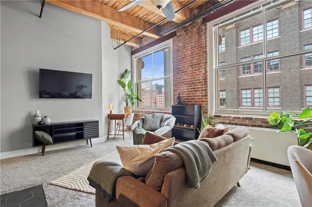 $185,000 | 308 West 8th Street, Unit 407, Kansas City, MO 64105