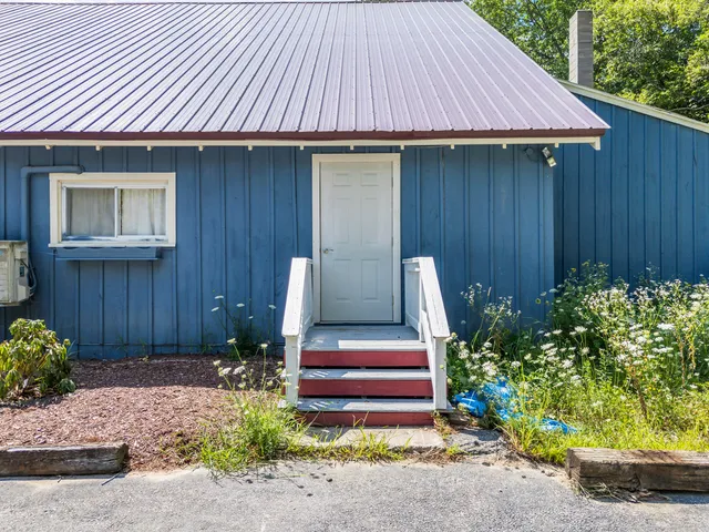 $919,000 | 62 Chicopee Road, Buxton, ME 04093