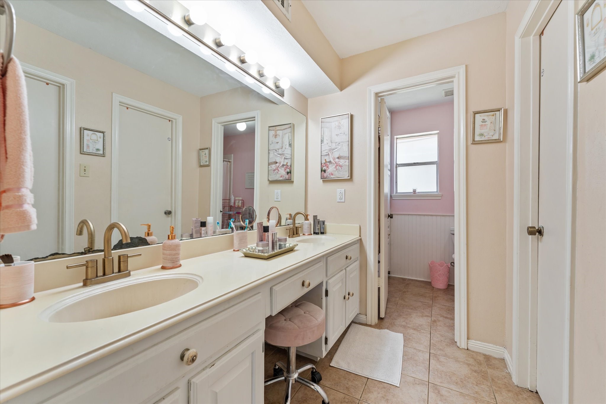 19527 Enchanted Spring Drive Spring, TX 77388 - Photo 14 of 33 a bathroom with a sink and a mirror