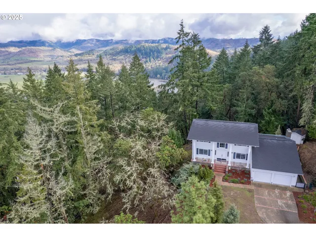 $685,000 | 416 Elmar Drive, Winchester, OR 97495